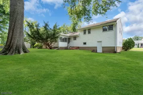 Exterior - 290 Arnold Ave, North Plainfield, NJ 07063 photo 5 of 9