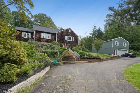 57 Washington Dr, Watchung, NJ 07069