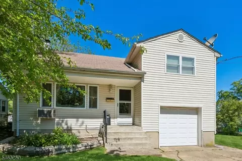 844 Lakeshore Dr, Keyport, NJ 07735