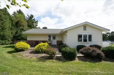 8 Fern Ave, Hamburg, NJ 07419