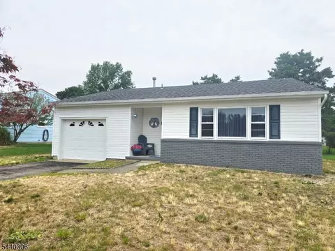 214 Westbrook Dr, Toms River, NJ 08757