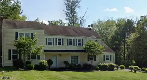 724 Van Nest Dr, Martinsville, NJ 08836