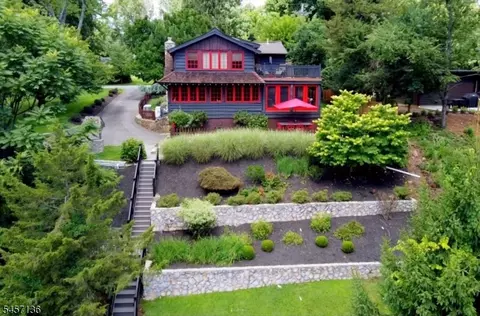 22 Lake Trl, Morristown, NJ 07960
