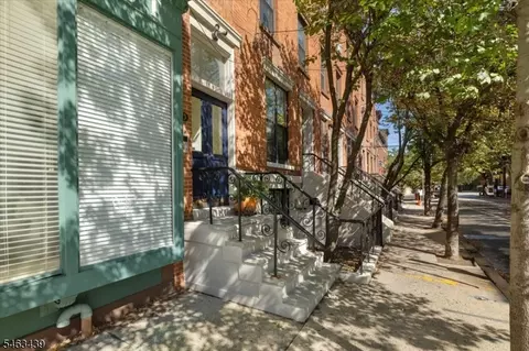 273 Monmouth St, Jersey City, NJ 07302