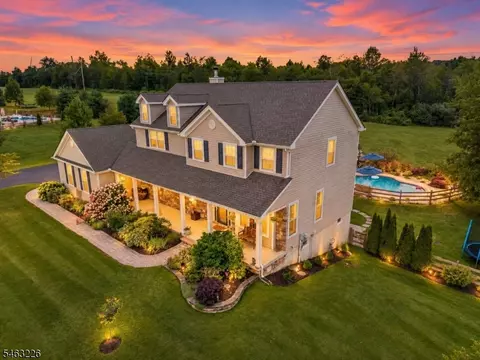 10 Highlands Way, Phillipsburg, NJ 08865