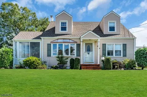 328 N 7th Ave, Manville, NJ 08835