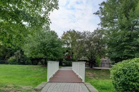 415 River Pl, Butler, NJ 07405