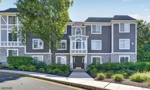 73 Village Dr #73, Morristown, NJ 07960