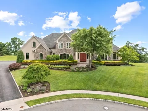 15 Adams Way, Towaco, NJ 07082
