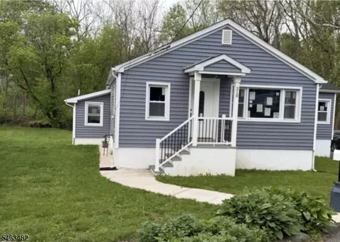 310 6th St, Belvidere, NJ 07823