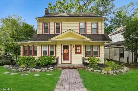 21 Midland Dr, Morristown, NJ 07960
