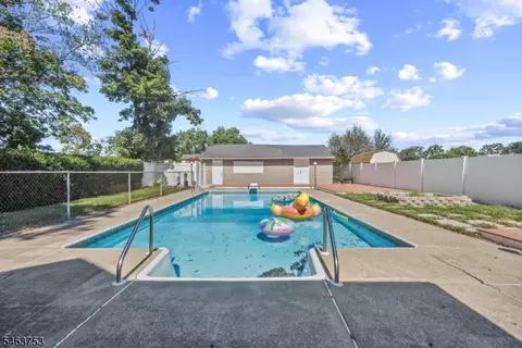 25 Randolph St, Lincoln Park, NJ 07035