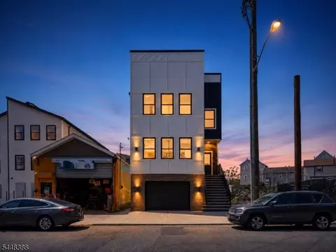 54 Pennsylvania Ave, Newark, NJ 07114