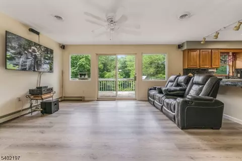 Living - 22 Polktown Rd, Hampton, NJ 08827 photo 4 of 5