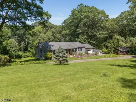 Exterior - 22 Polktown Rd, Hampton, NJ 08827 photo 4 of 9