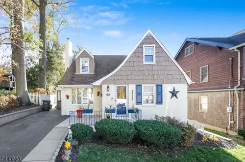 81 W Gouverneur Ave, Rutherford, NJ 07070