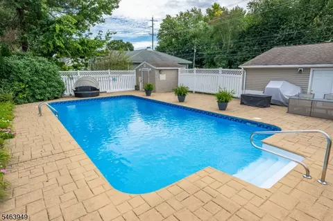 Exterior - 1555 Ratzer Rd, Wayne, NJ 07470 photo 2 of 15
