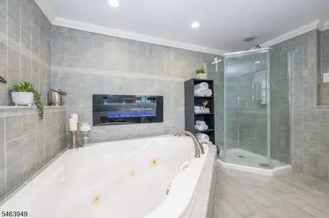 Bath - 1555 Ratzer Rd, Wayne, NJ 07470 photo 3 of 3