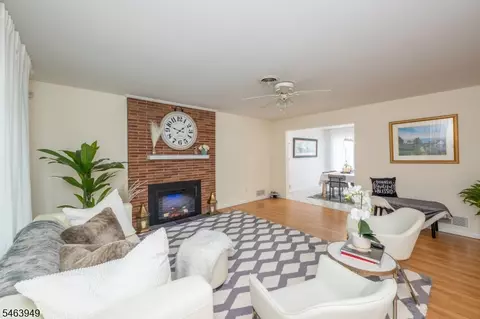 Living - 1555 Ratzer Rd, Wayne, NJ 07470 photo 2 of 6