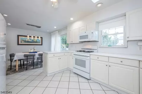 Kitchen - 1555 Ratzer Rd, Wayne, NJ 07470 photo 2 of 3