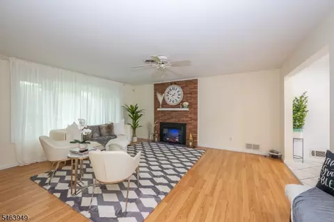 Living - 1555 Ratzer Rd, Wayne, NJ 07470 photo 3 of 6