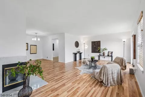 26 Seton Hall Dr, Newark, NJ 07103