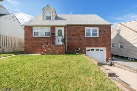 7 Veterans Pl, North Arlington, NJ 07031