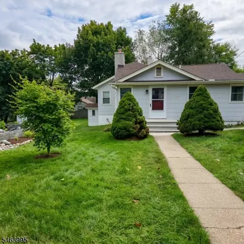 43 Chesapeake Ave, Lake Hiawatha, NJ 07034