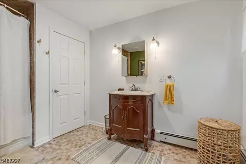 Bath - 26 Lenape Trl, Wayne, NJ 07470 photo 2 of 2
