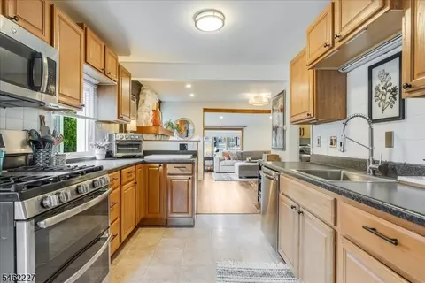 Kitchen - 26 Lenape Trl, Wayne, NJ 07470 photo 1 of 1