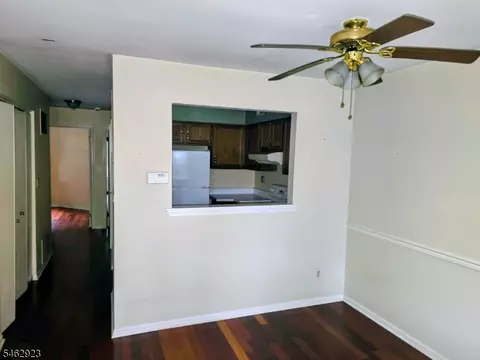 Living - 41 Stevens Ct, Bedminster, NJ 07921 photo 4 of 4