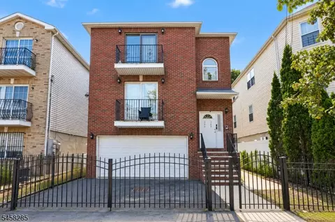 366-368 14th Ave, Newark, NJ 07103