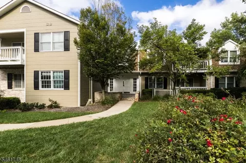 3 Heritage Dr # A, Chatham Twp, NJ 07928