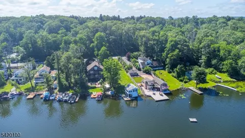 30 31 E Shore Culver Rd, Branchville, NJ 07826