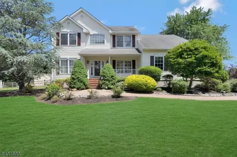 6 Varnon Ct, Hillsborough, NJ 08844