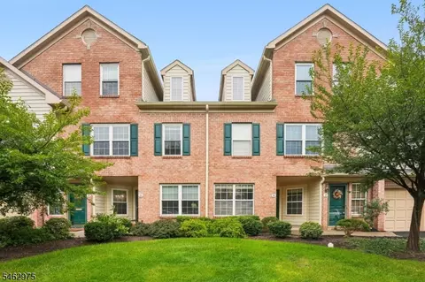 16 Cadence Ct, Morristown, NJ 07960