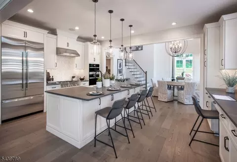 10 Brandywine Dr, Peapack Gladstone Boro, NJ 07931