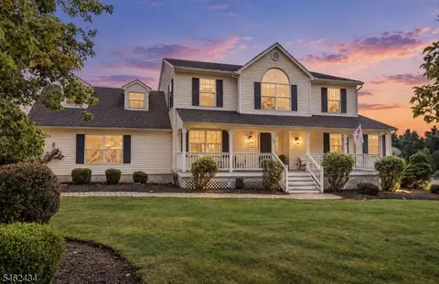 20 Carly Dr, Wantage, NJ 07461
