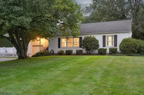 17 Cherry Ln, Mendham Twp, NJ 07945