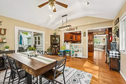 Dining - 166 Beech Ter, Wayne, NJ 07470 photo 2 of 4