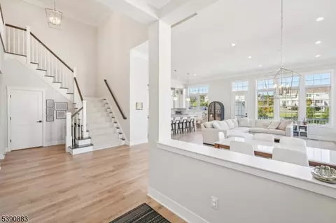 Entry Way - 30 Juniper Ct, Cedar Grove, NJ 07009 photo 2 of 7