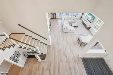 Entry Way - 30 Juniper Ct, Cedar Grove, NJ 07009 photo 5 of 7