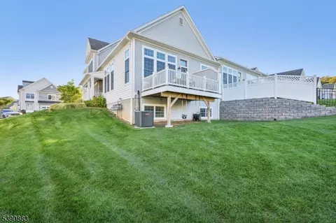 Exterior - 30 Juniper Ct, Cedar Grove, NJ 07009 photo 8 of 10
