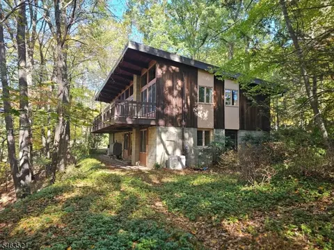 138 Shongum Rd, Denville, NJ 07834