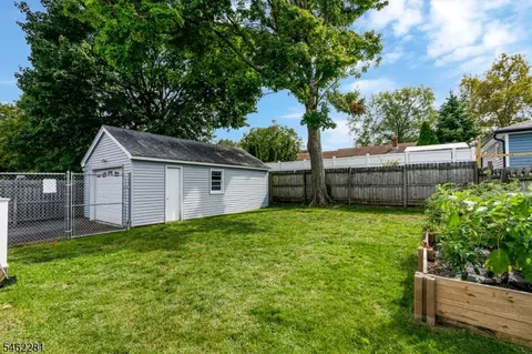 Exterior - 324 Codrington Pl, Bound Brook, NJ 08805 photo 6 of 10