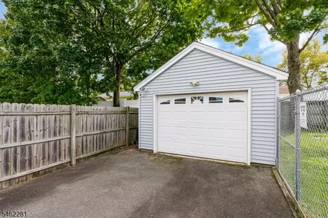 Exterior - 324 Codrington Pl, Bound Brook, NJ 08805 photo 9 of 10