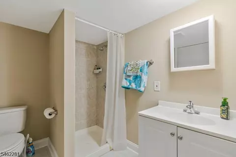 Bath - 324 Codrington Pl, Bound Brook, NJ 08805 photo 2 of 2