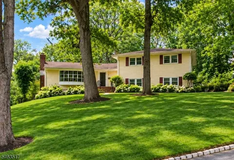 16 Warren Pl, New Providence, NJ 07974