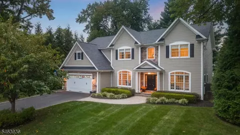 14 Whitman Dr, Chatham Twp, NJ 07928