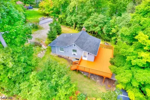 107 Overlook Rd, Sussex, NJ 07461